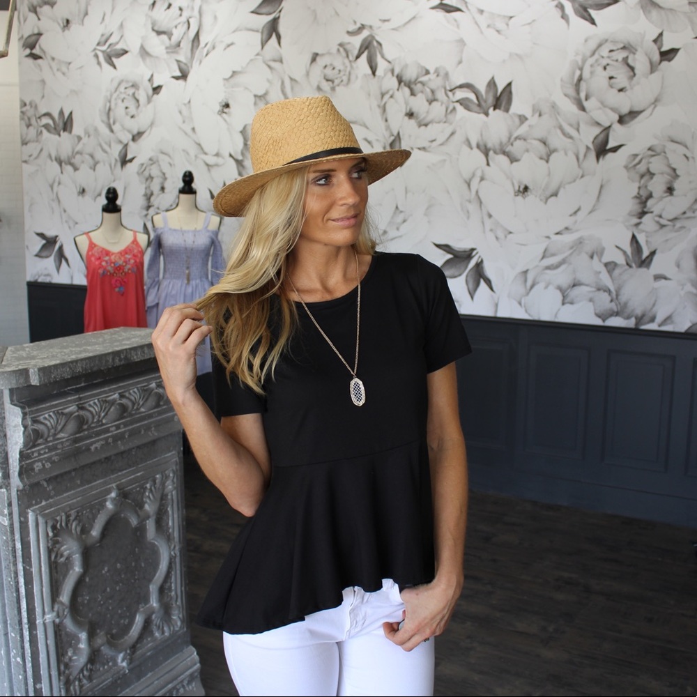 ✨LAST ONE✨Black Short Sleeve Peplum Top - Picture 3 of 4